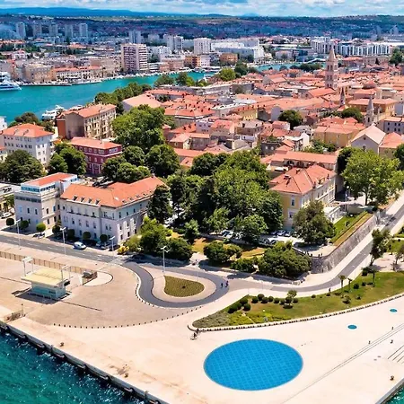 Central Square Luxury Boutique 3*