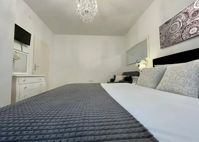 Central Square Luxury Boutique 3*