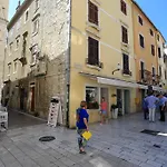 Square Luxury Boutique