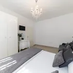 Guest house Square Luxury Boutique