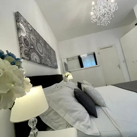 Square Gostinjska kuća 3*