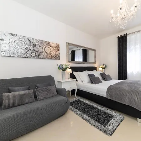 Square Luxury Boutique 3* Задар