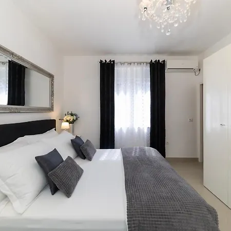 Square Luxury Boutique Гостевой дом