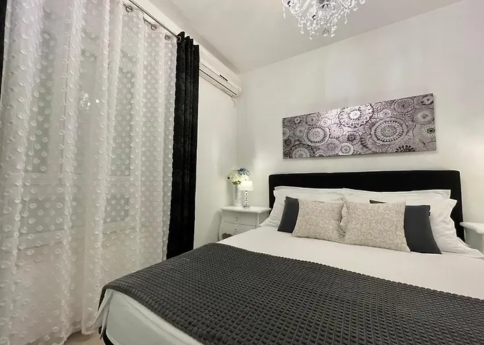 Central Square Luxury Boutique Guest house 3*