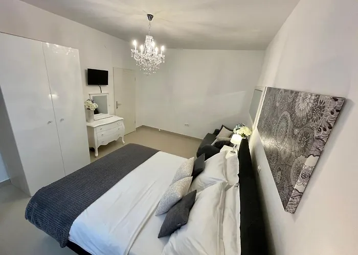 Central Square Luxury Boutique Guest house 3*