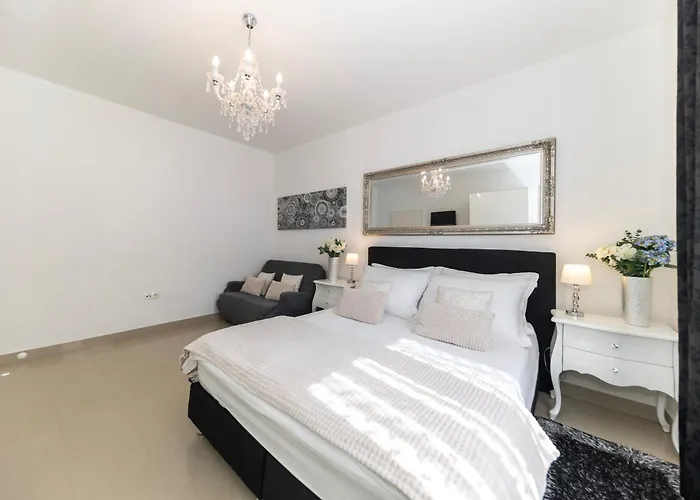 Square Luxury Boutique Гостевой дом 3*