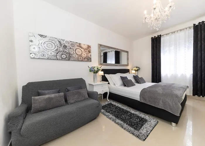 Square Luxury Boutique 3* Задар