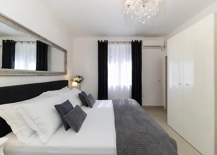 Square Luxury Boutique Гостевой дом