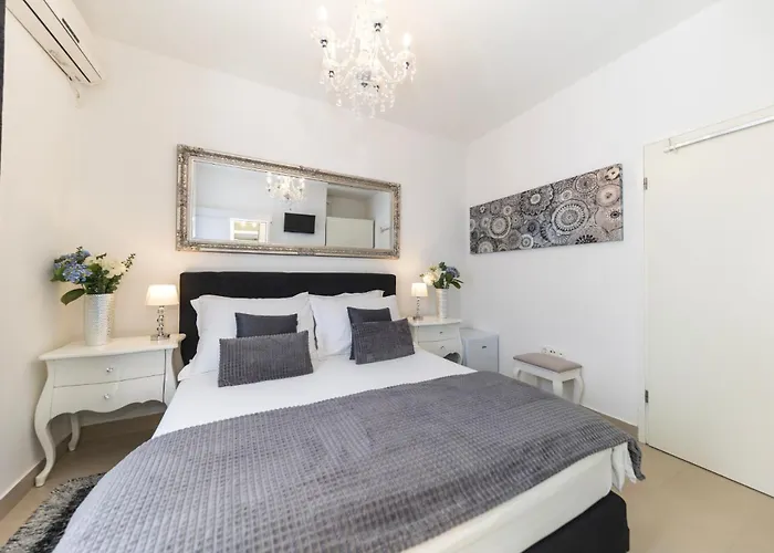 Square Luxury Boutique 3* Задар