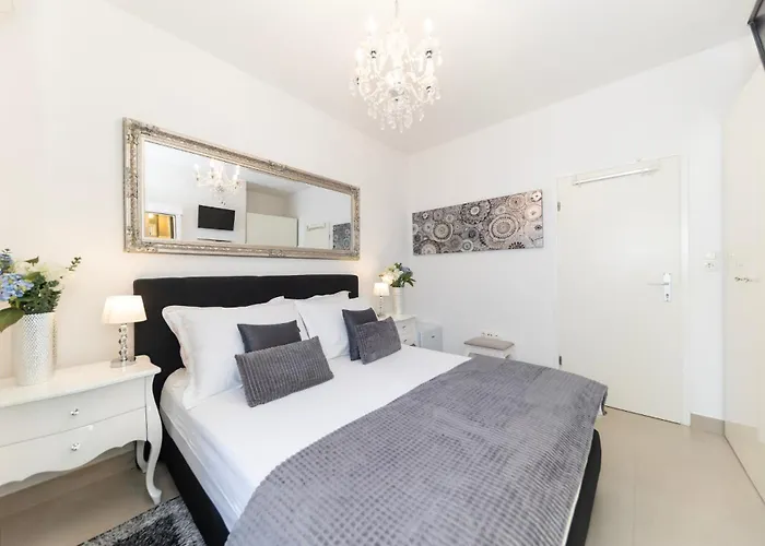 Square Luxury Boutique Гостевой дом